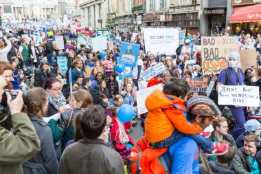 Thousands Junior doctors protest in London