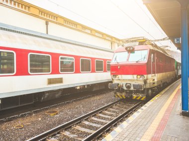 Ana tren istasyonu ile parça trenler Bratislava