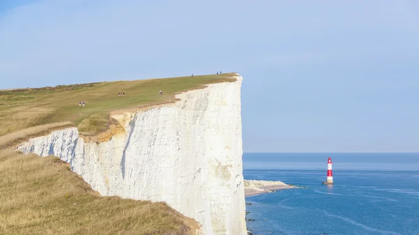 Klippor, lightouse och havet i södra England — Stockfoto