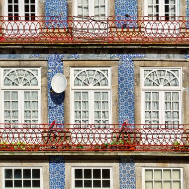 Porto içinde pencere eşiği