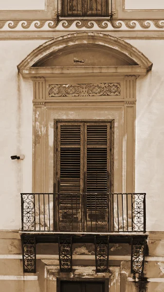 Venster in Palermo — Stockfoto