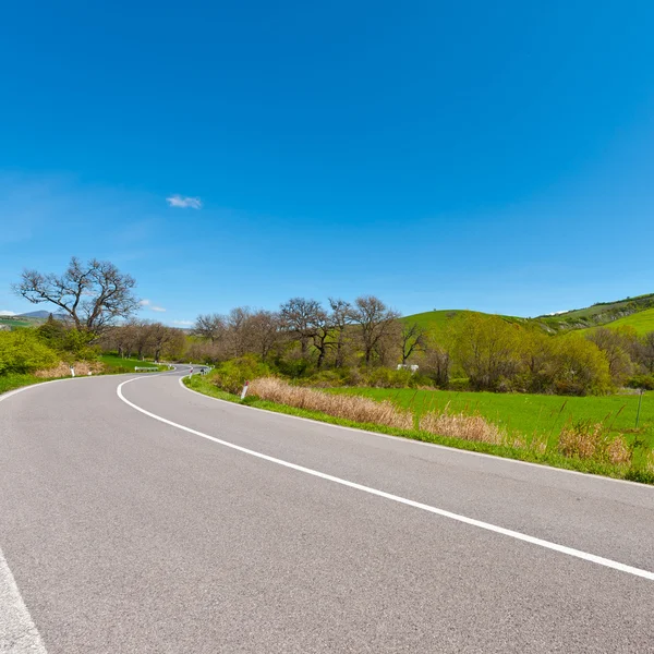 Asfalt yol Toskana