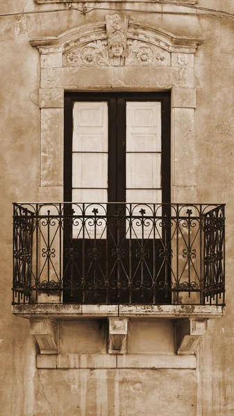 หน้าต่างใน Ragusa — ภาพถ่ายสต็อก