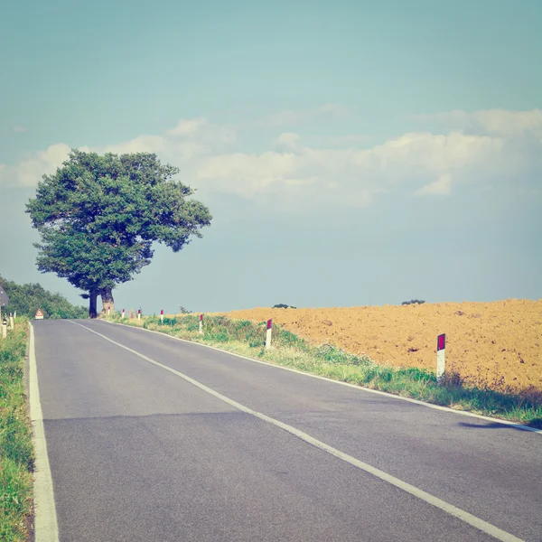 Estrada de asfalto na Itália — Fotografia de Stock