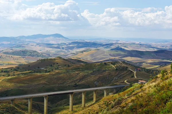 Puente de la autopista en Sicilia — Foto de Stock