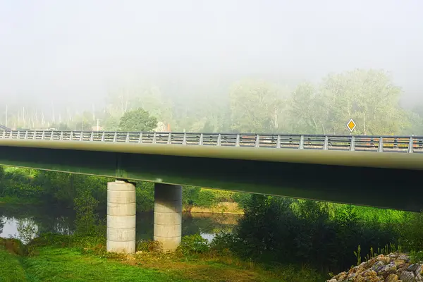 Autobahnbrücke in Frankreich — Stockfoto