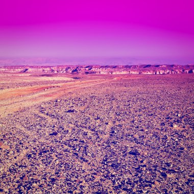 Gün batımında kayalık Hills