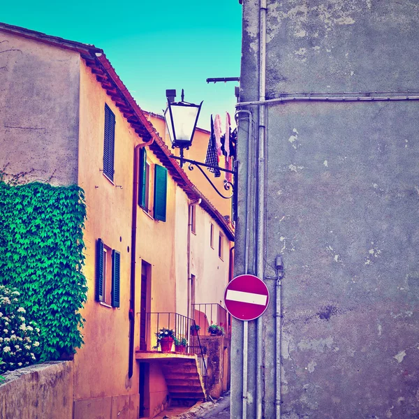 Historiska stadskärnan i italienska staden — Stockfoto
