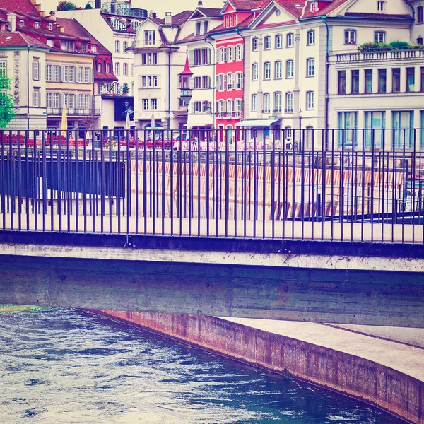 Ponte na Cidade Suíça — Fotografia de Stock