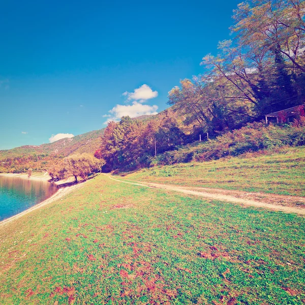 Lago di montagna in Italia — Foto Stock