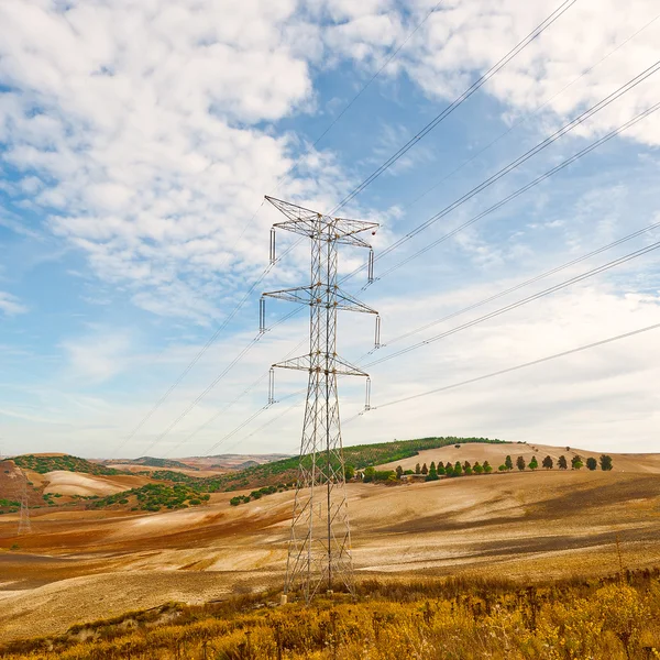 Power Line on the Plowed Field — Stock Photo, Image