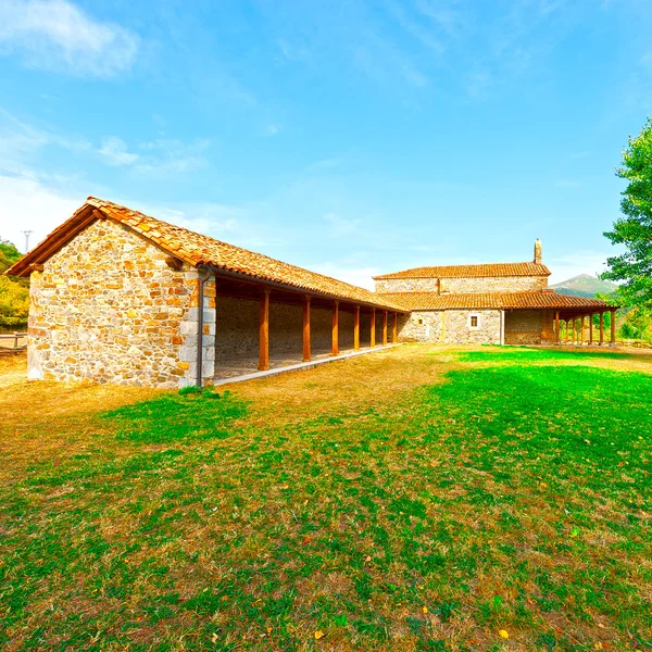 Cantabria dağ kilisede — Stok fotoğraf