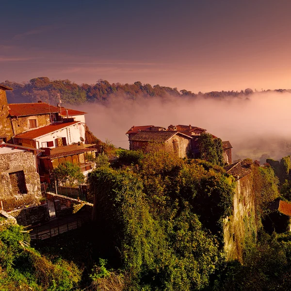 Ciudad de Cueva en Italia — Foto de Stock