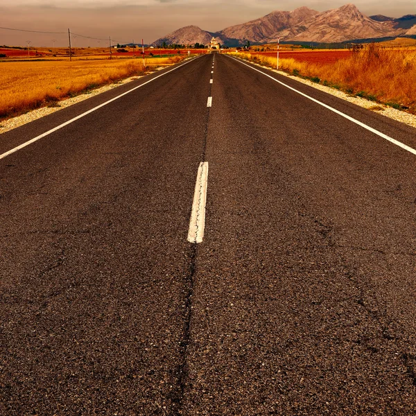 Asphalt Road in the Cantabrian Mountain — Stock Photo, Image