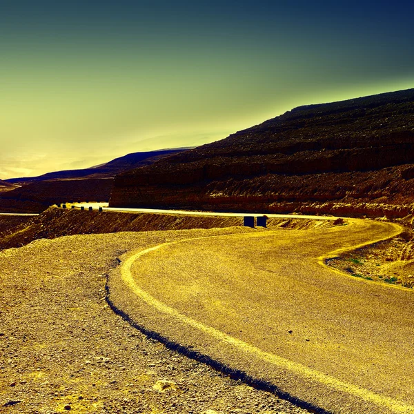 Road in zand heuvels van Judean bergen — Stockfoto