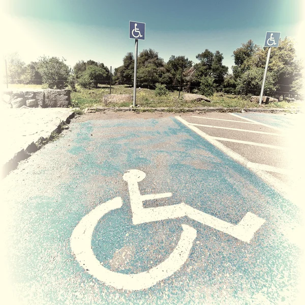 Aparcamiento para personas con discapacidad — Foto de Stock