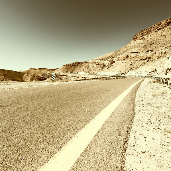 Дорога в пустыне