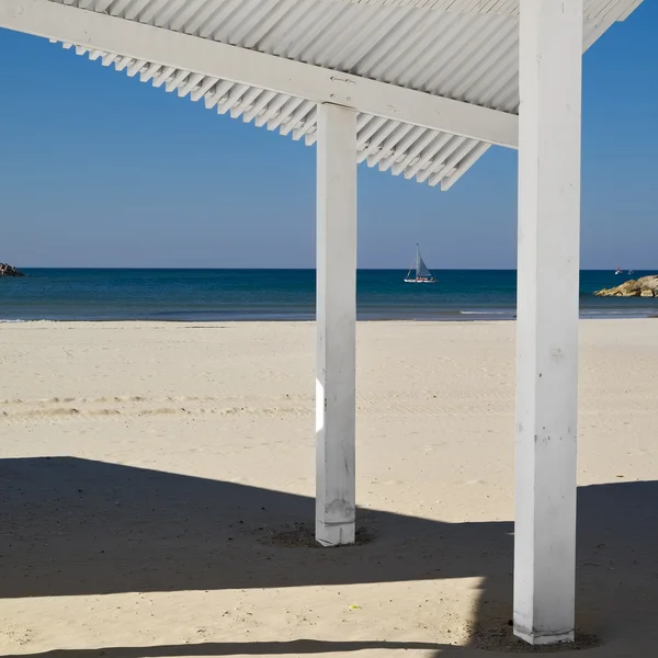 Sunshade on the Beach of Mediterranean Sea in Israel — Stock Photo, Image