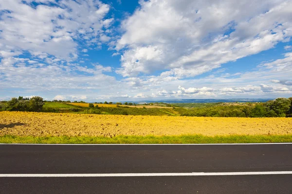 Route d'asphalte en Toscane — Photo