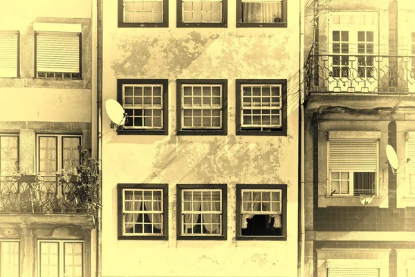 Фасад португальского дома — стоковое фото