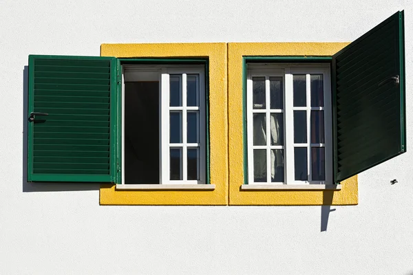 Janelas da Casa Portuguesa — Fotografia de Stock