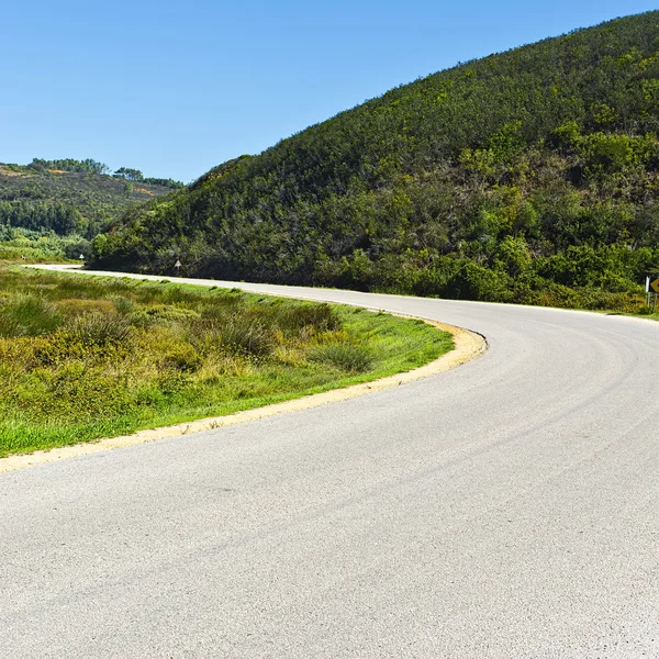 Estrada de asfalto em Portugal — Fotografia de Stock