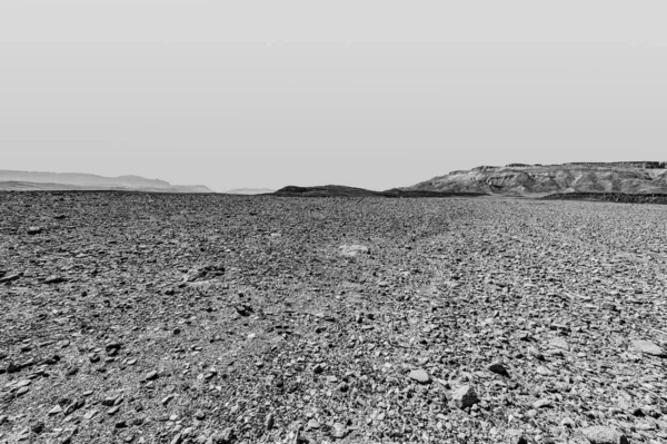 Breathtaking Landscape Rock Formations Israel Desert Black White Lifeless Desolate — Stock Photo, Image