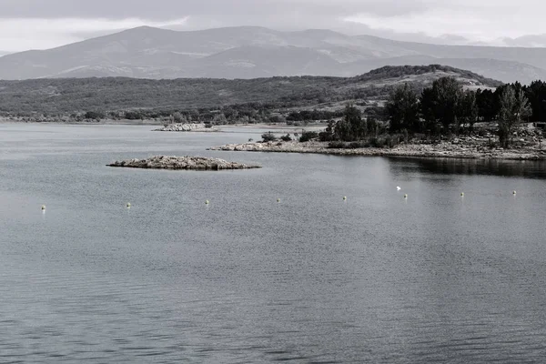 Bergmeer Spanje Vroeg Ochtend Spaans Landschap Bij Zonsopgang Heuvels Water — Stockfoto