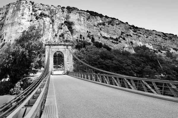 Puente Estrecho Abandonado Sobre Ródano Francia Símbolo Del Cese Del — Foto de Stock