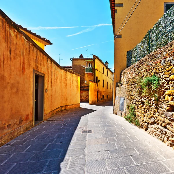 Callejón estrecho —  Fotos de Stock