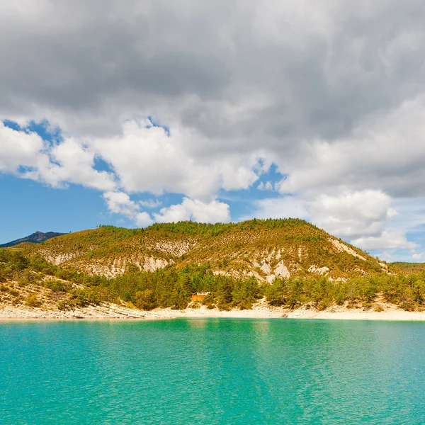 Lago en los Alpes — Foto de Stock