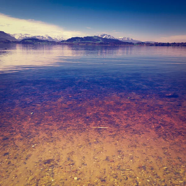 해 가 지는 호수 — 스톡 사진