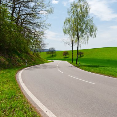 Asfalt yolu