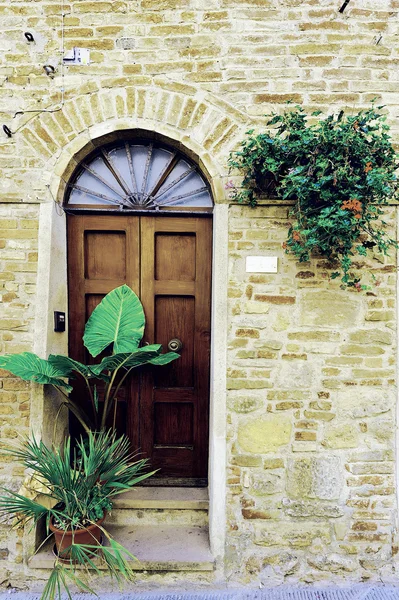 İtalyan kapı — Stok fotoğraf