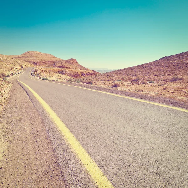 Camino en el desierto —  Fotos de Stock