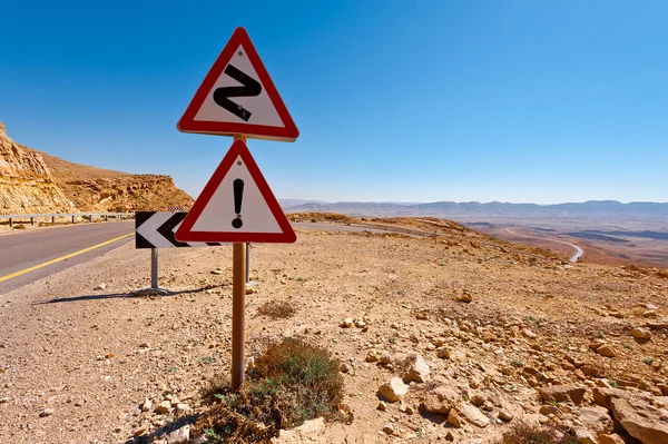 Çölde yol