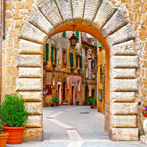 Arch in Italian City — Stock Photo, Image