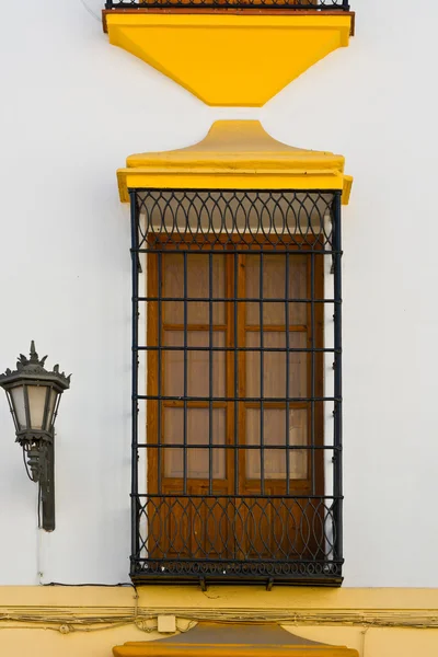 스페인 집의 창 — 스톡 사진