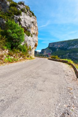 Asfalt yol Alpleri'nde