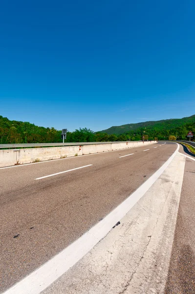 Estrada de asfalto na Itália — Fotografia de Stock