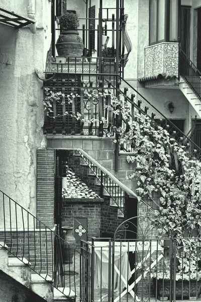 계단으로 거리 — 스톡 사진
