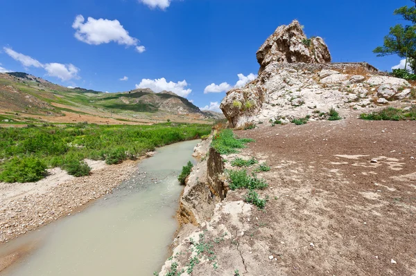 Ruisseau de montagne en Sicile — Photo