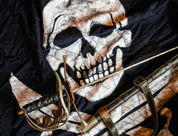 Черный Пиратский Флаг Веселый Роджер Меч Ножницами Близко — стоковое фото