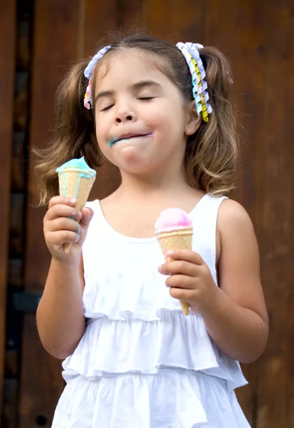 Girl with two ice cream — Stock Photo, Image