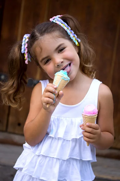 Girl with two ice cream — Stock Photo, Image