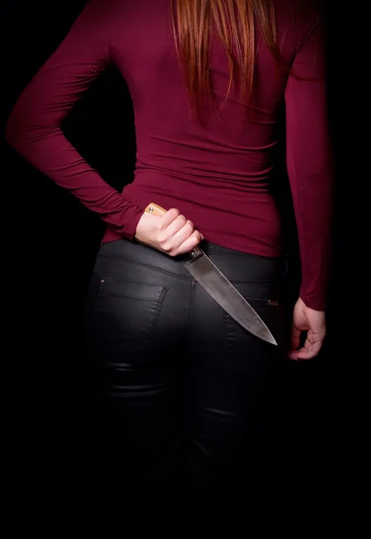 Chica con cuchillo —  Fotos de Stock