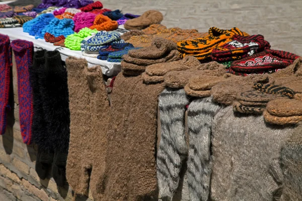 Gestrickte Socken und Hausschuhe, Usbekistan — Stockfoto