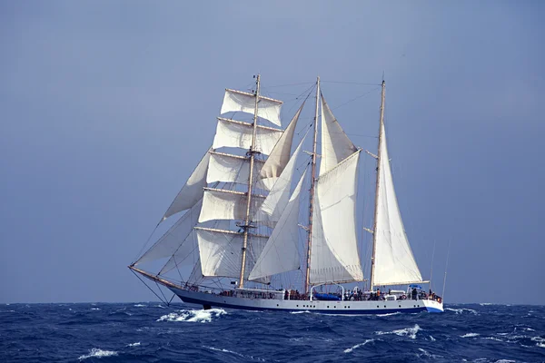 Tall ship in the sea — Stock Photo, Image