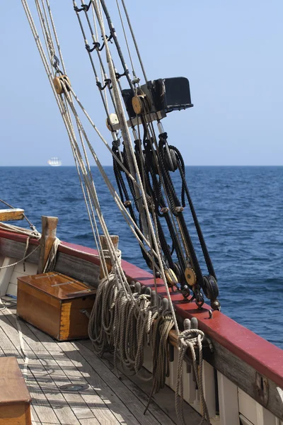 Equipamento de um navio alto — Fotografia de Stock