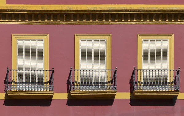 Balkony w domu w Sewilli — Zdjęcie stockowe